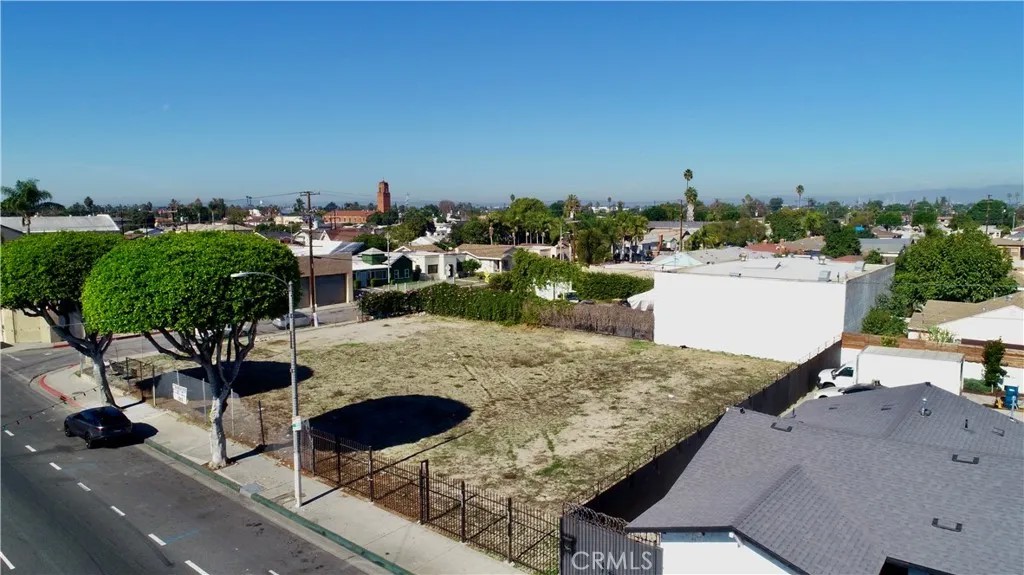801 E Compton Blvd