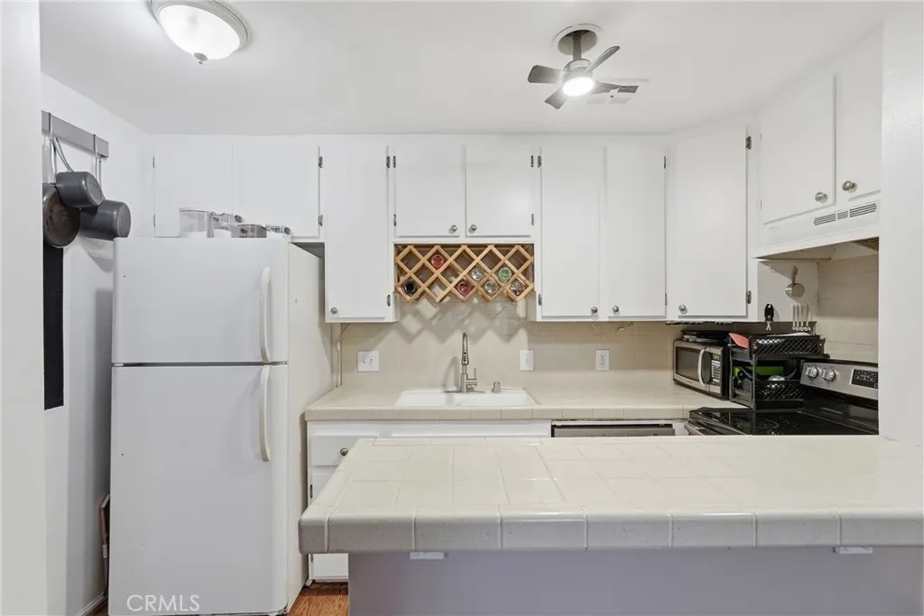 725 Coronado Ave 106