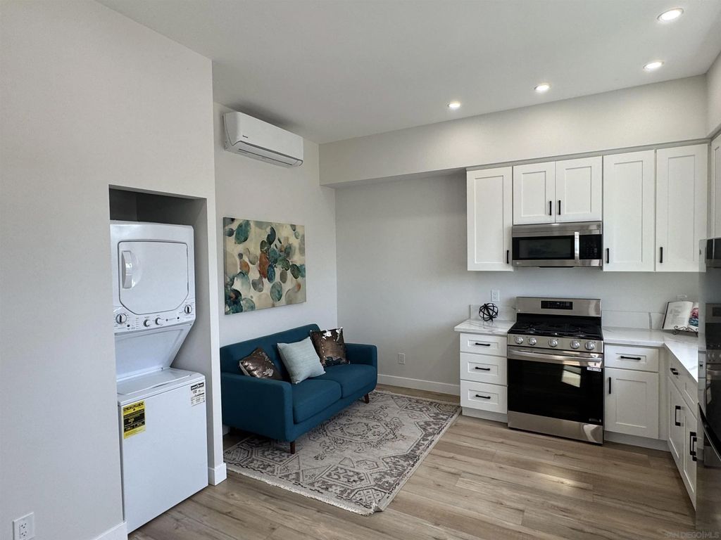 Photo of 1226 Fern Ave, Imperial Beach, CA 91932 (MLS # 260006347)