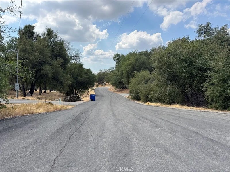 2 AC Summerhill LN
