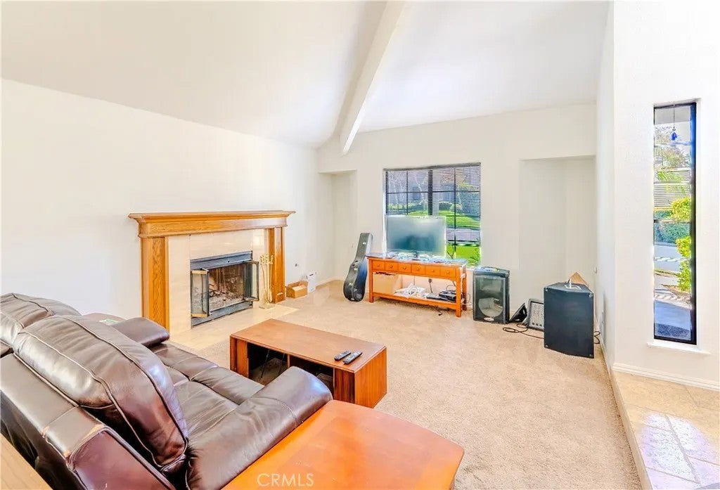 2667 Victoria Park