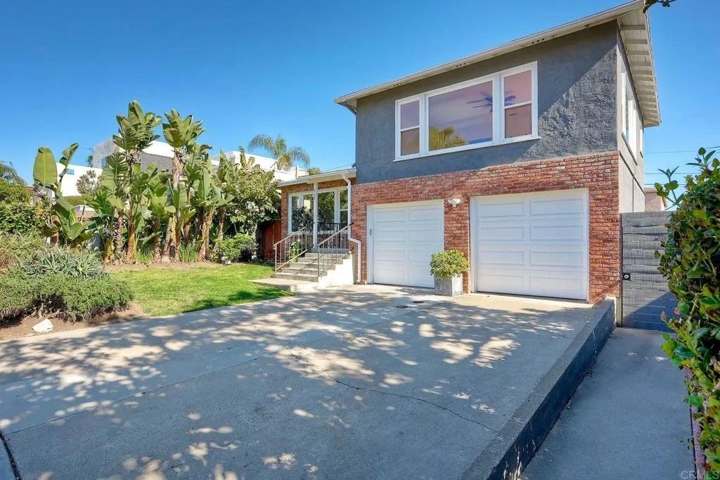Photo of 903 Alberta Avenue, Oceanside, CA 92054 (MLS # NDP2603525)