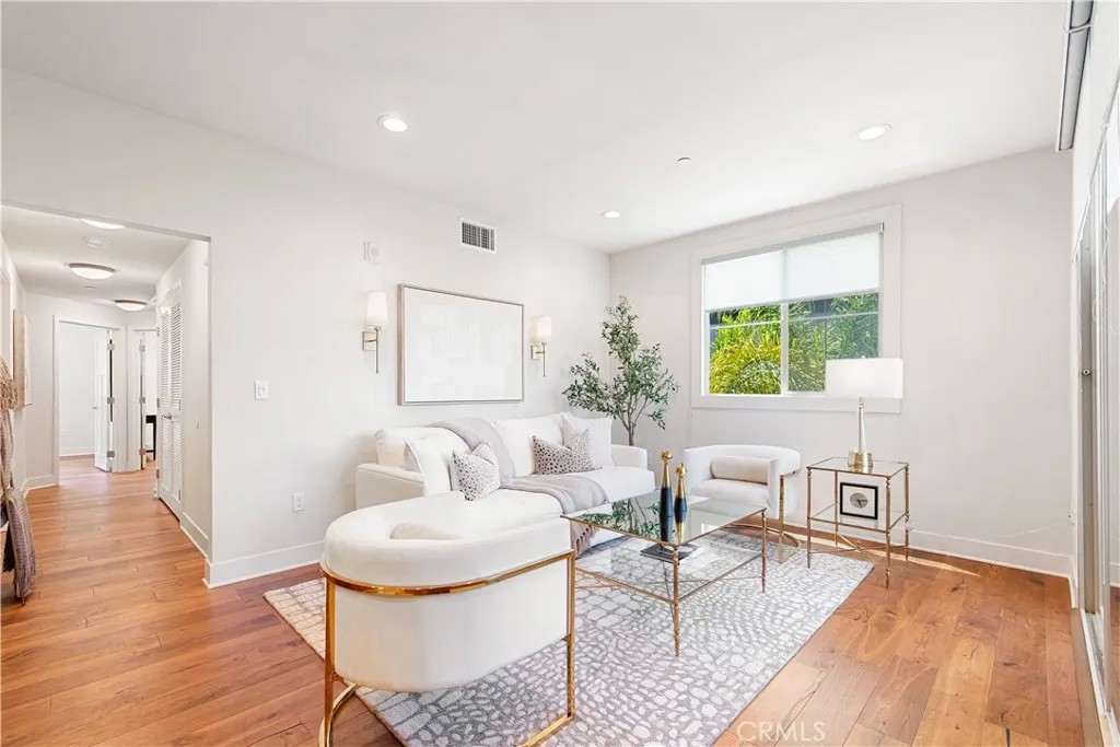 627 Deep Valley Drive 410