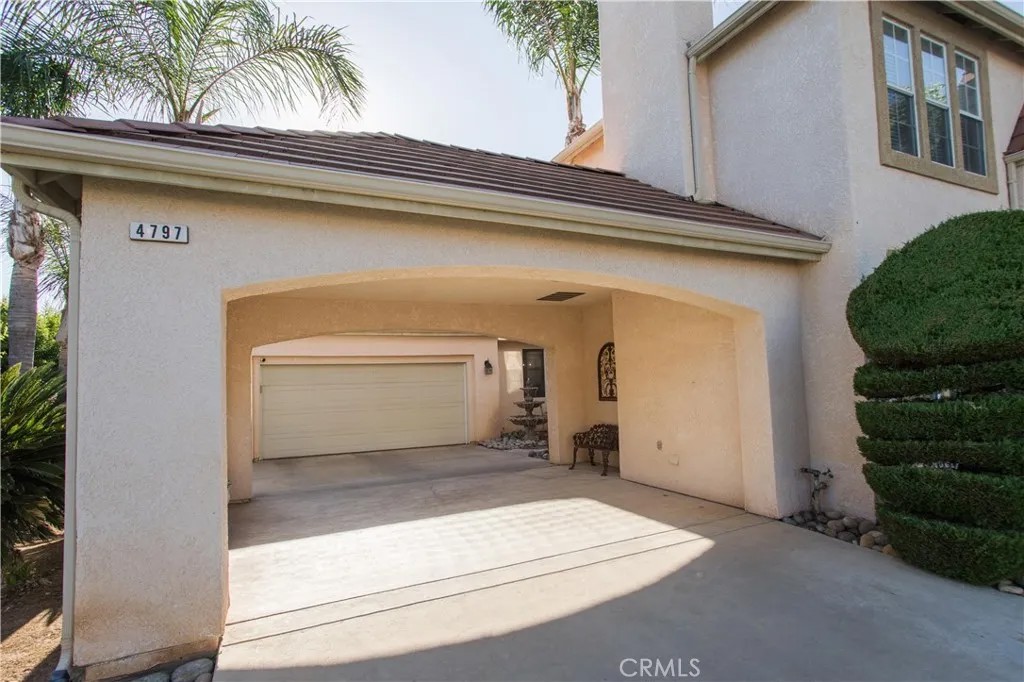 4797 N Pinebury