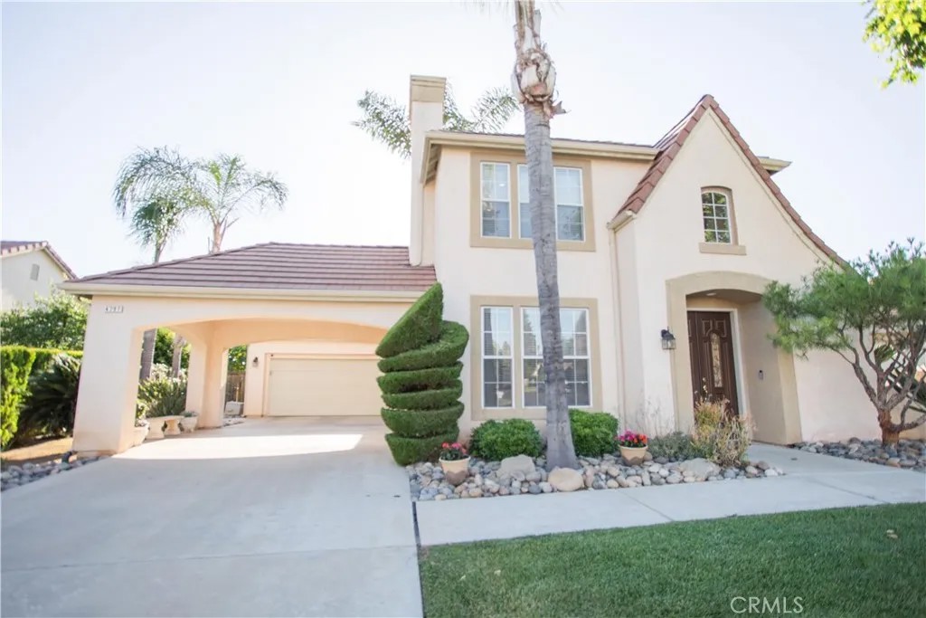 4797 N Pinebury