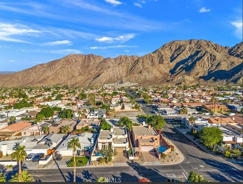 54450 Avenida Alvarado