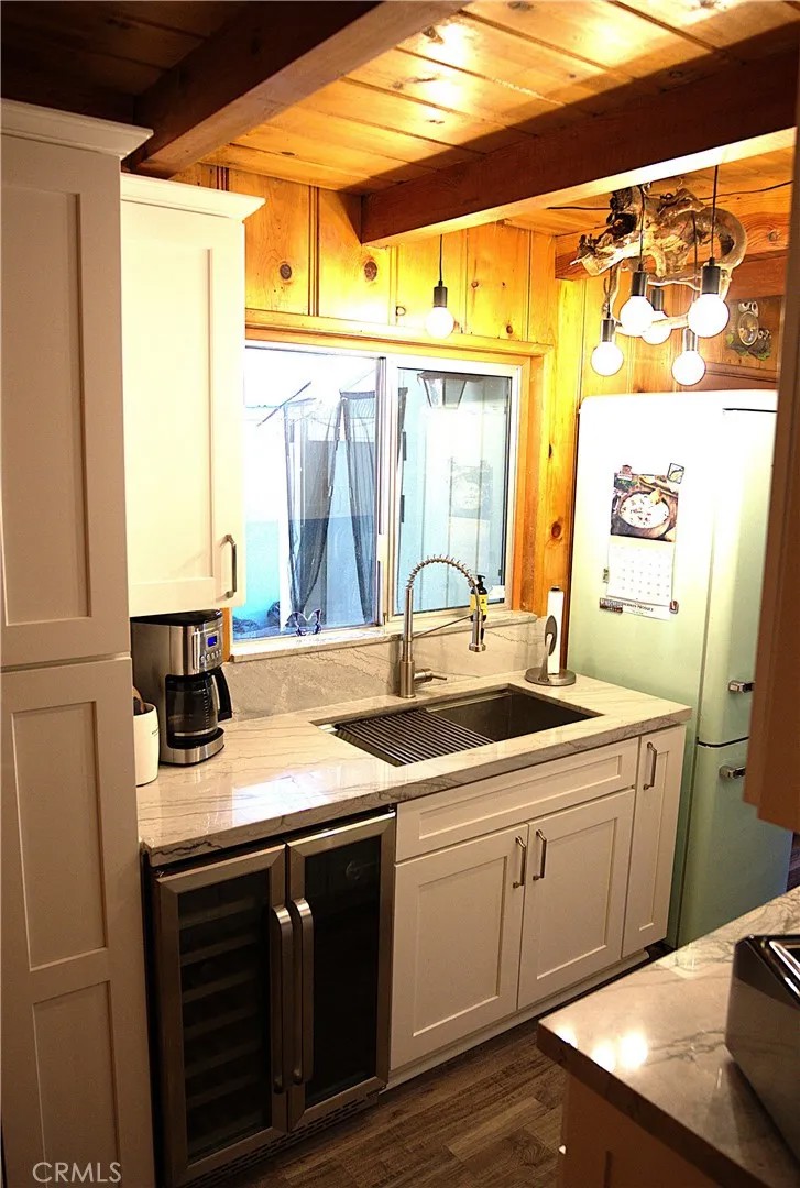 1671 Twin Lakes