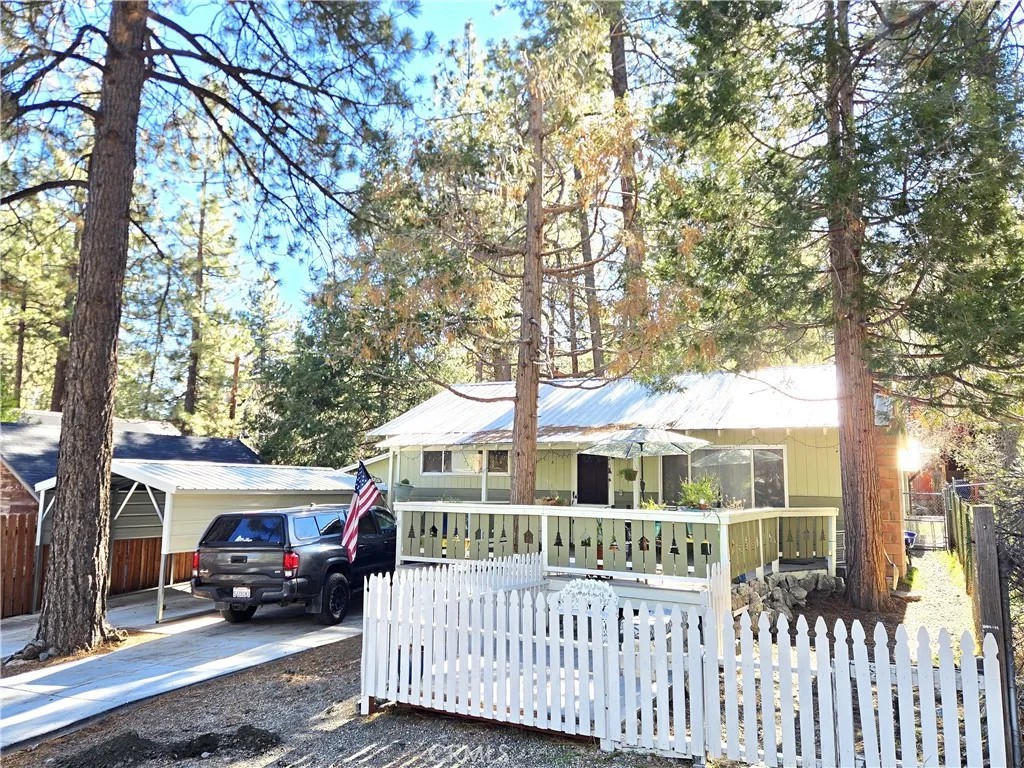 1671 Twin Lakes
