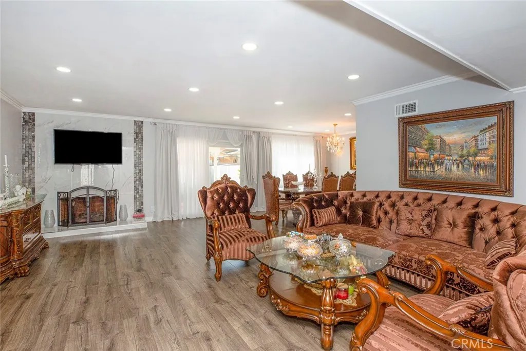 6921 Atoll Ave.