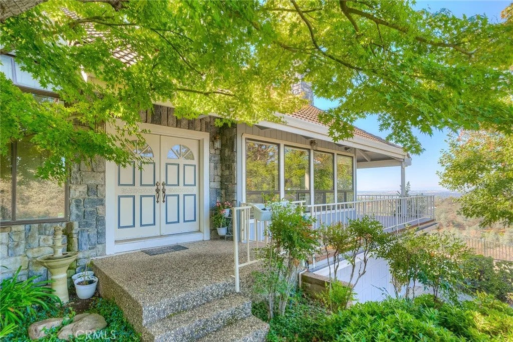 3 Lemon Hill Court