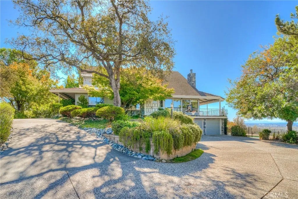 3 Lemon Hill Court