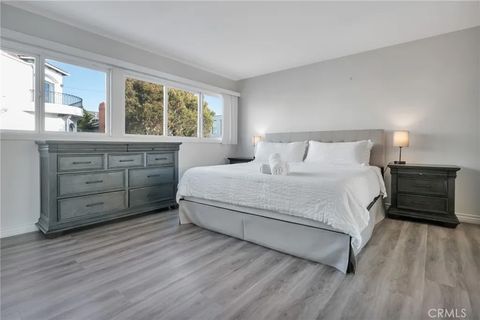 Tiny photo for 2901 Alma Ave, Manhattan Beach, CA 90266 (MLS # SB25254737)