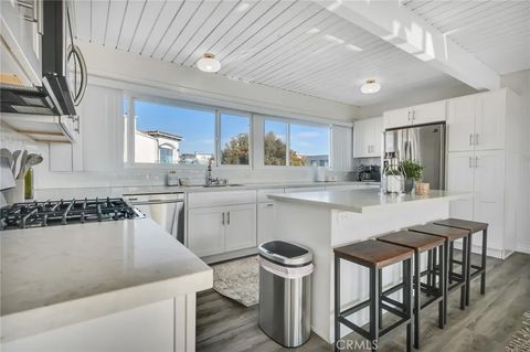 Tiny photo for 2901 Alma Ave, Manhattan Beach, CA 90266 (MLS # SB25254737)