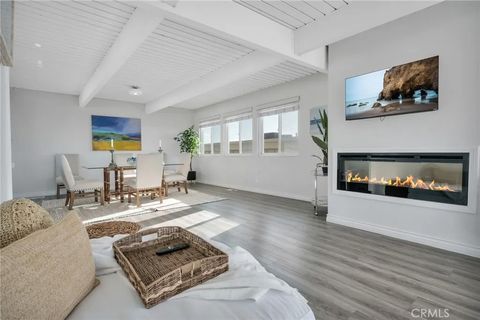 Tiny photo for 2901 Alma Ave, Manhattan Beach, CA 90266 (MLS # SB25254737)