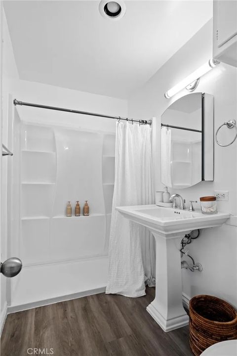 Tiny photo for 2901 Alma Ave, Manhattan Beach, CA 90266 (MLS # SB25254737)