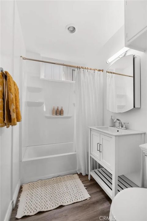 Tiny photo for 2901 Alma Ave, Manhattan Beach, CA 90266 (MLS # SB25254737)