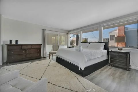 Tiny photo for 2901 Alma Ave, Manhattan Beach, CA 90266 (MLS # SB25254737)