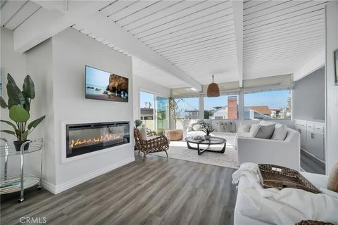 Tiny photo for 2901 Alma Ave, Manhattan Beach, CA 90266 (MLS # SB25254737)