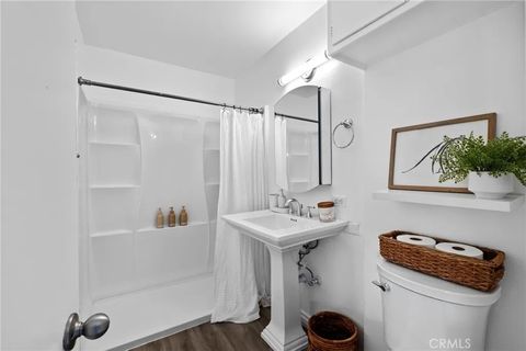 Tiny photo for 2901 Alma Ave, Manhattan Beach, CA 90266 (MLS # SB25254737)