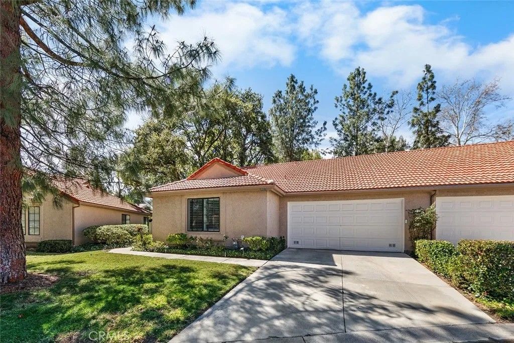 Photo of 26323 Rainbow Glen, Newhall, CA 91321 (MLS # SR26045935)