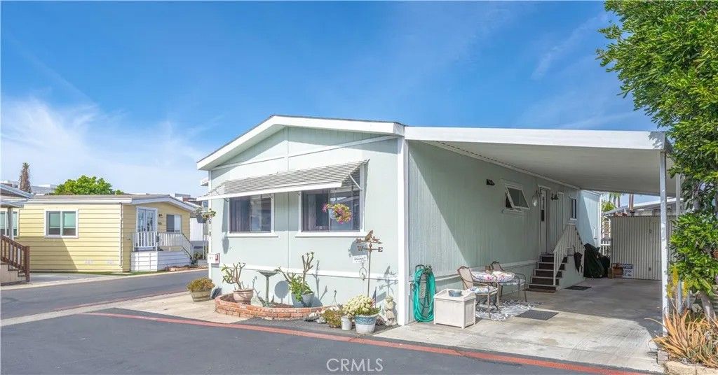 Photo of 80 Huntington St #618, Huntington Beach, CA 92648 (MLS # OC26029584)