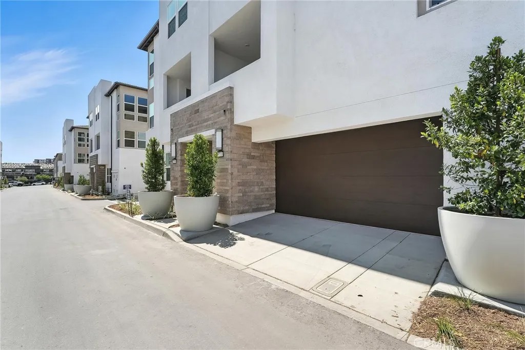 2710 Everly Drive