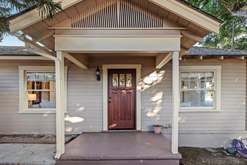 Photo of 2707 Sweetwater Rd, Spring Valley, CA 91977 (MLS # 250045184)