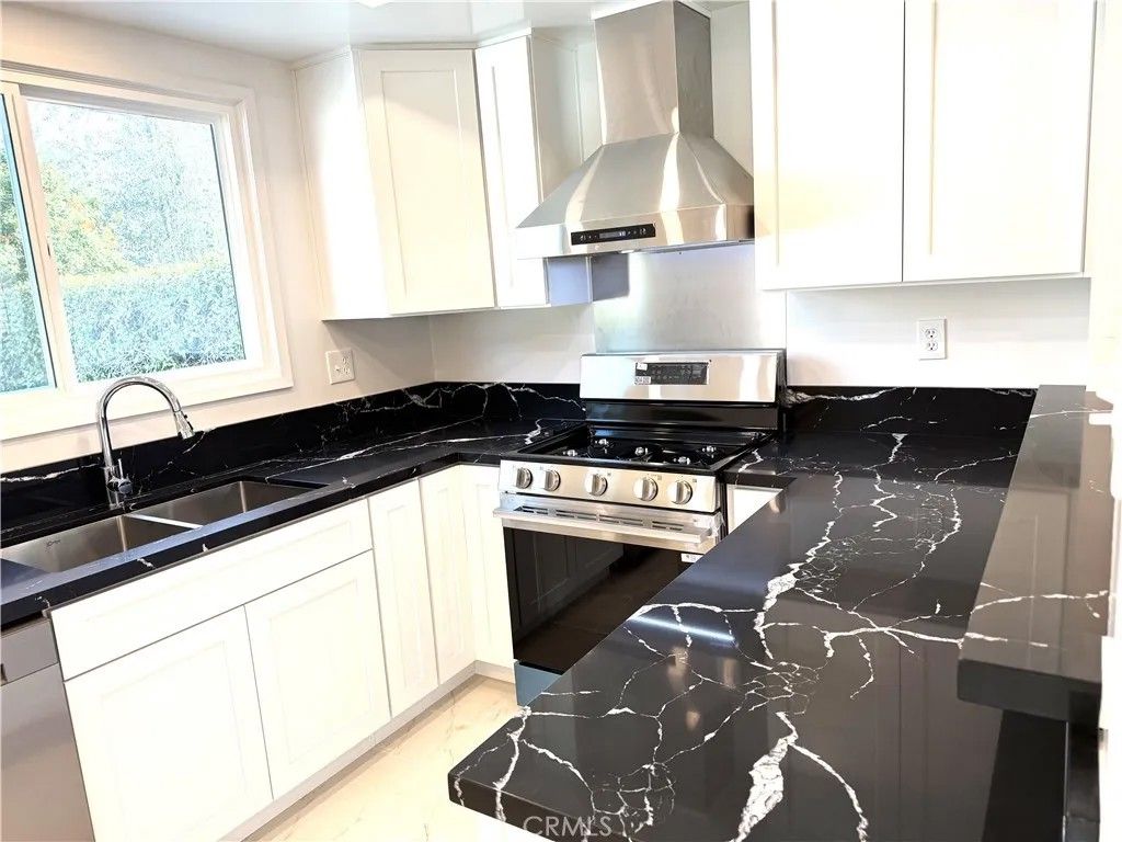 Photo of 3650 Hackett Avenue, Long Beach, CA 90808 (MLS # PW25275969)