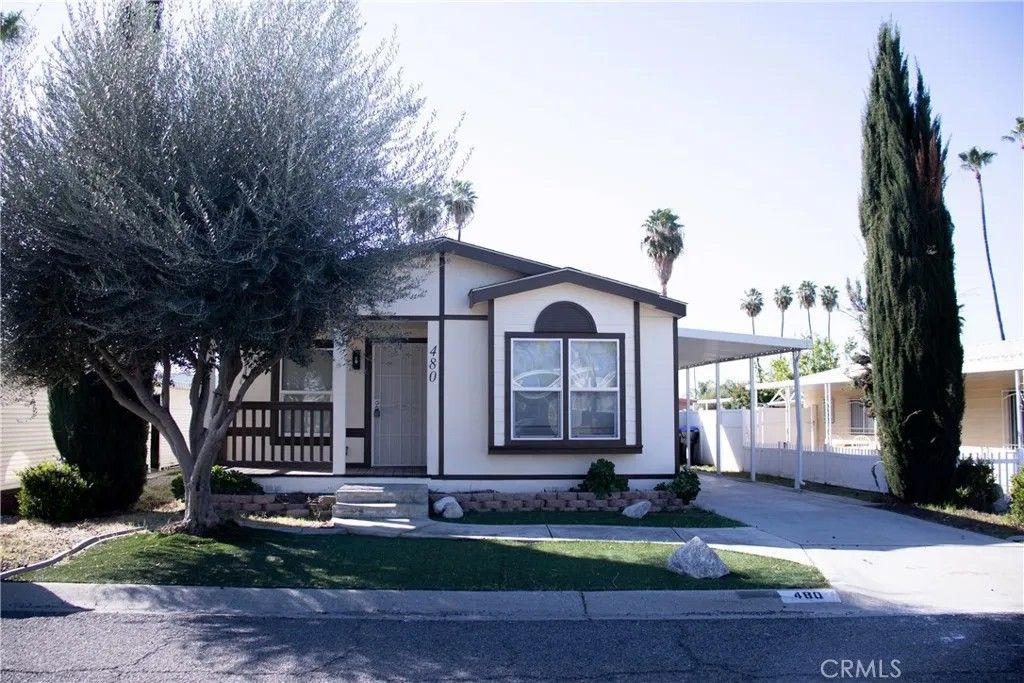 Photo of 480 Santa Clara Cir, Hemet, CA 92543 (MLS # SW26028146)