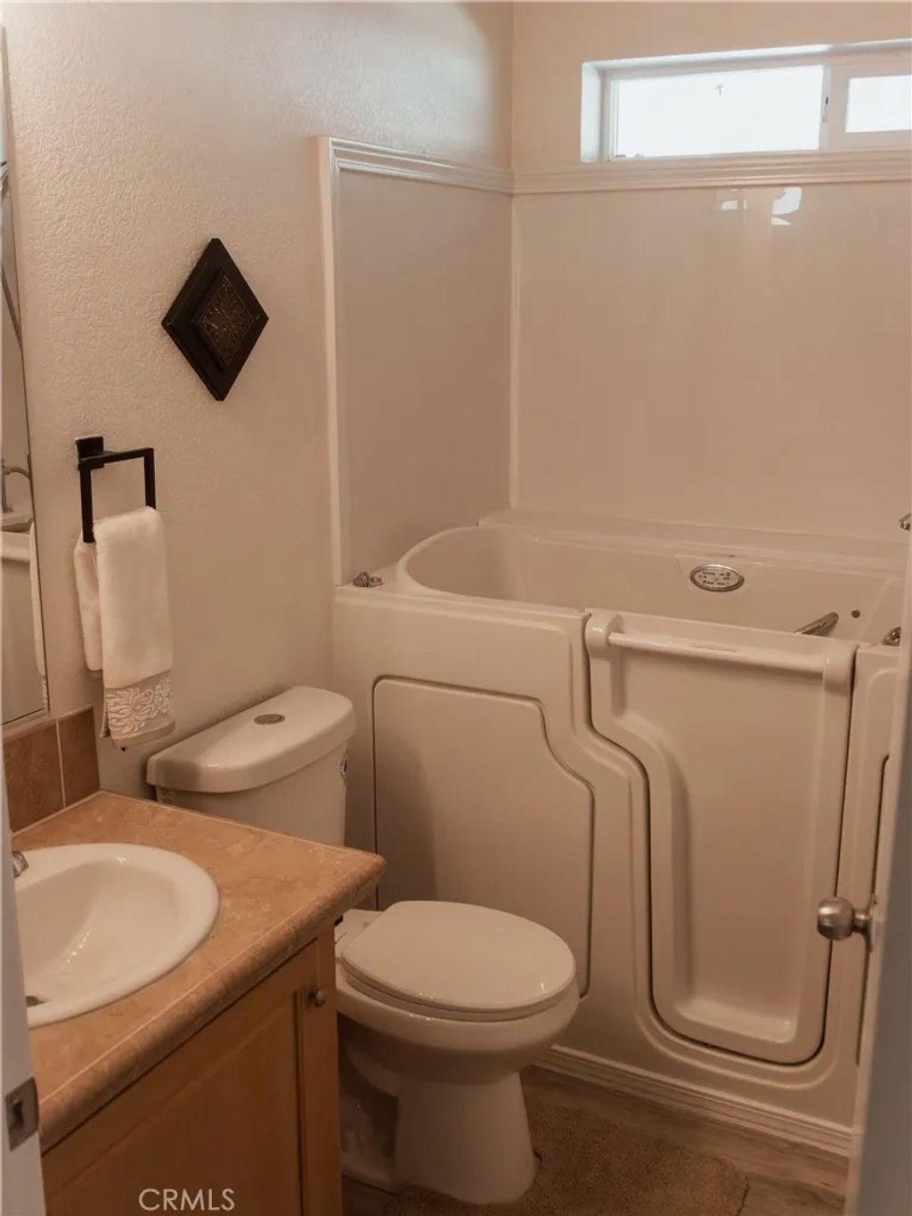 Photo of 480 Santa Clara Cir, Hemet, CA 92543 (MLS # SW26028146)