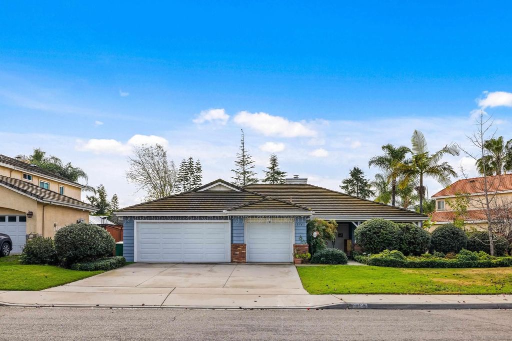 Photo of 5761 Spur Ave, Oceanside, CA 92057 (MLS # 2600181)