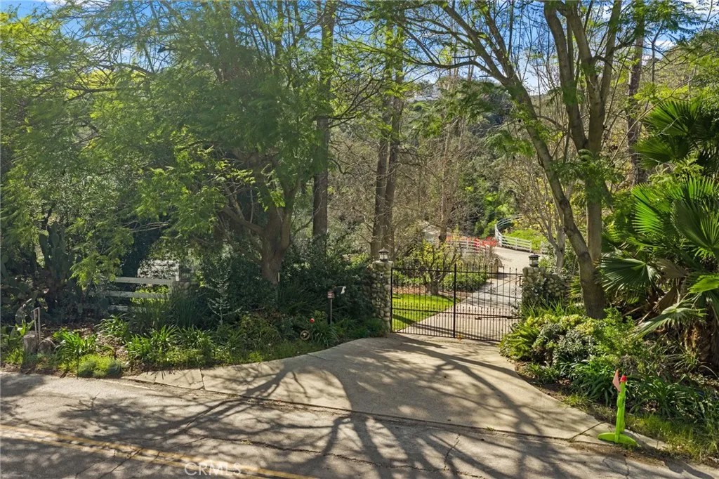 25805 Avenida Del Oro