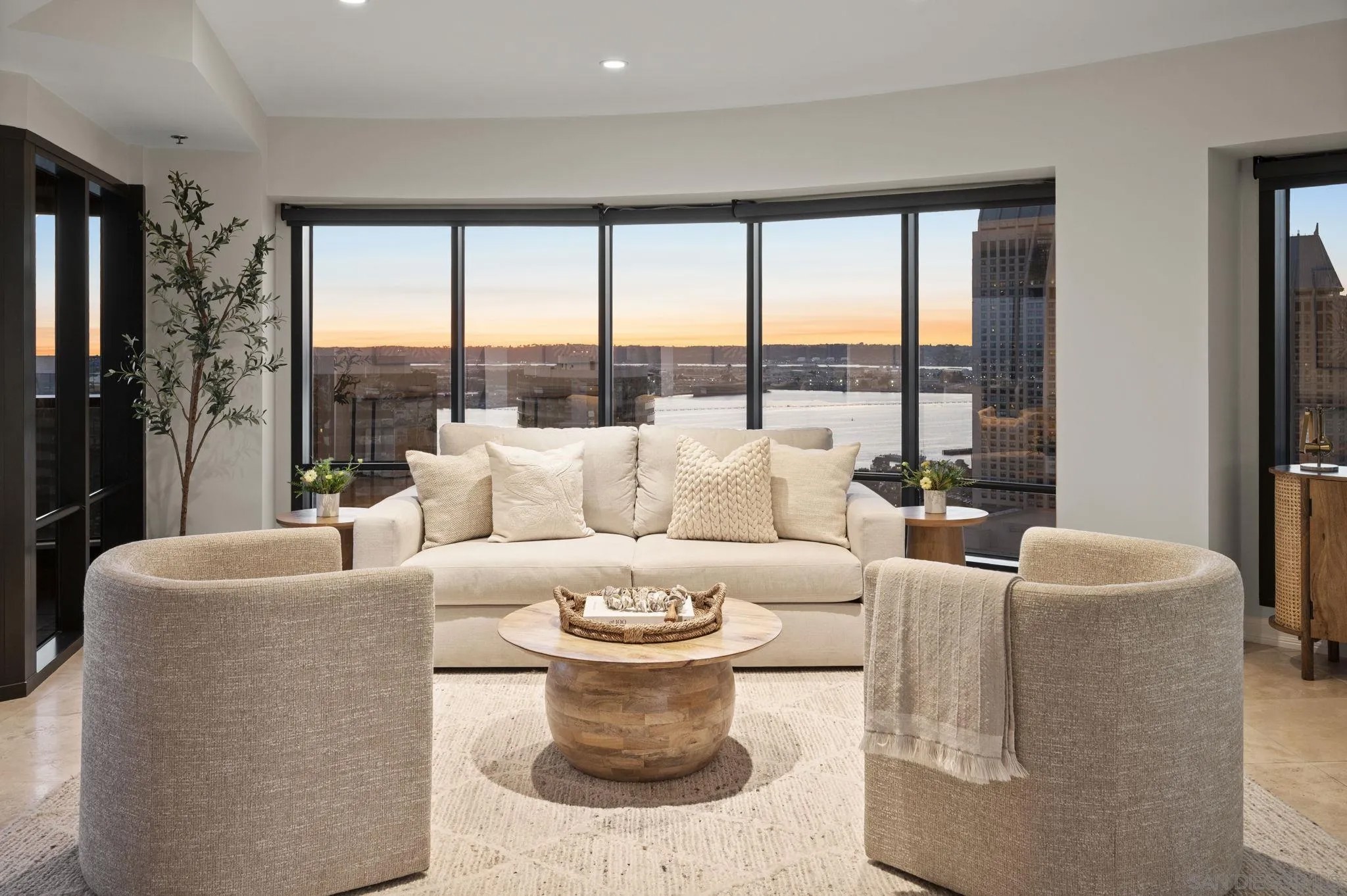 100 W Harbor Dr 3005