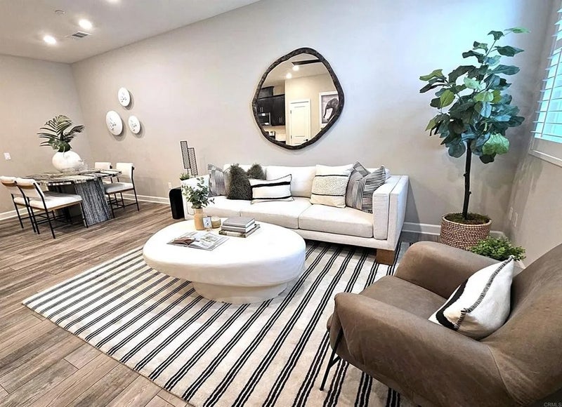 1118 Delpy View Point