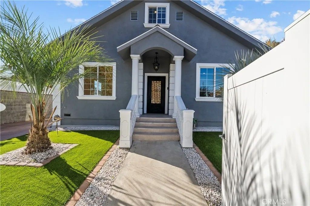 Photo of 6223 Simpson, North Hollywood, CA 91606 (MLS # SR25272658)