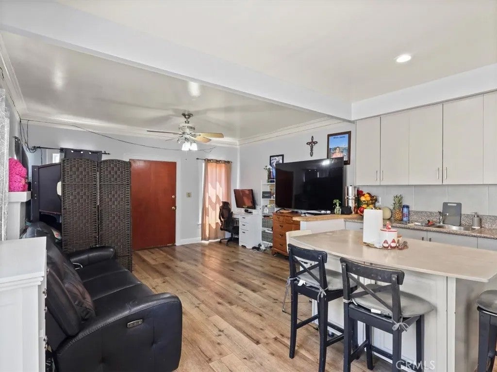 2245 W 27th Street
