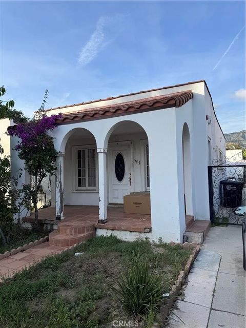 Photo of 545 W Dryden St, Glendale, CA 91202 (MLS # CV26034775)