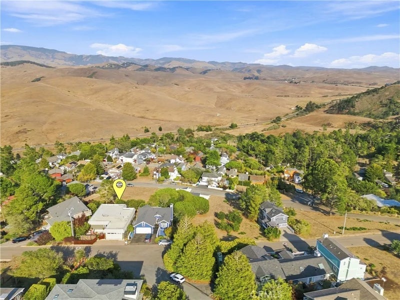1716 Pineridge Drive