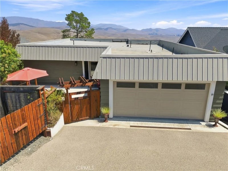1716 Pineridge Drive