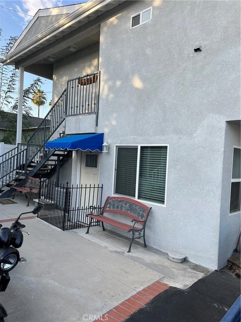 Photo of 1230 Leland WAY #102, Burbank, CA 91504 (MLS # BB26220594)
