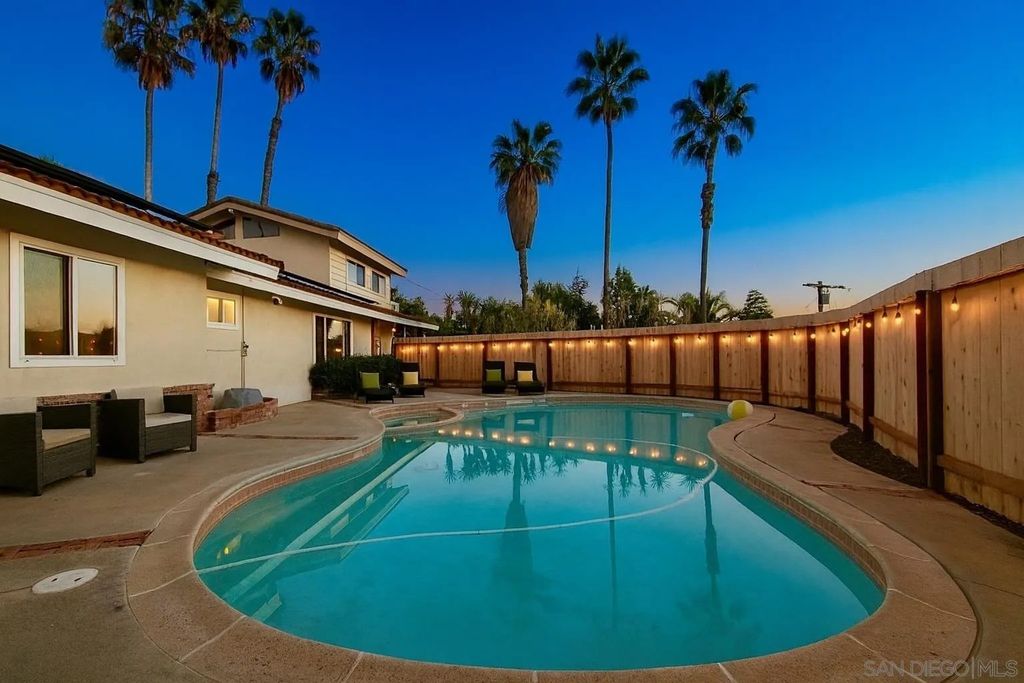 Photo of 909 Donnan Place, Vista, CA 92084 (MLS # 2600292)