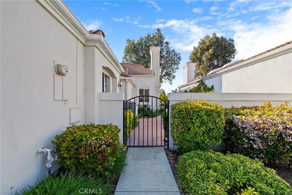 40511 Via Amapola