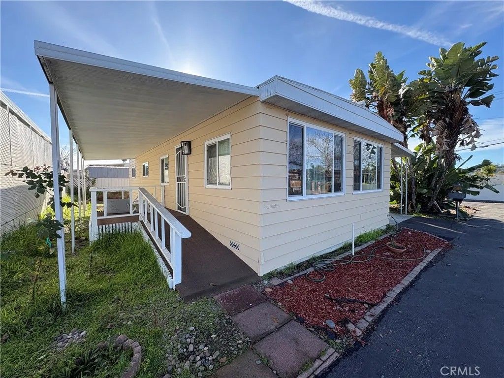 Photo of 718 Sycamore Ave #19, Vista, CA 92083 (MLS # IG26040890)