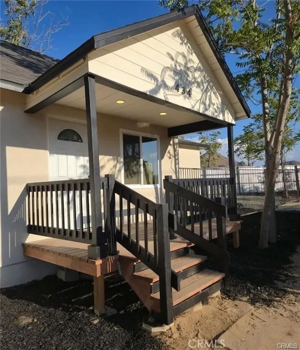 Photo of 434 Highland Ave, Riverside, CA 92507 (MLS # IV26023232)