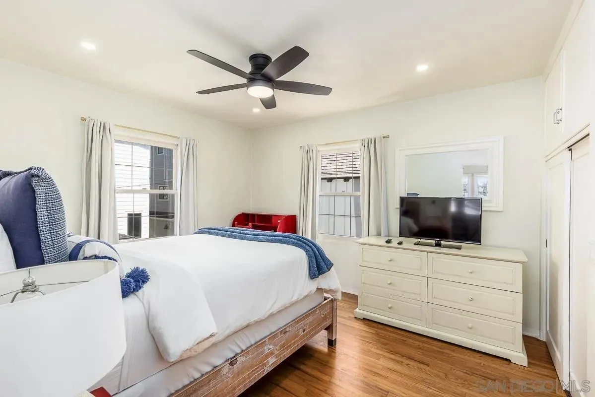 La Jolla, California 92037, United States, 4 Bedrooms Bedrooms, ,3 BathroomsBathrooms,Residential,Active,211466