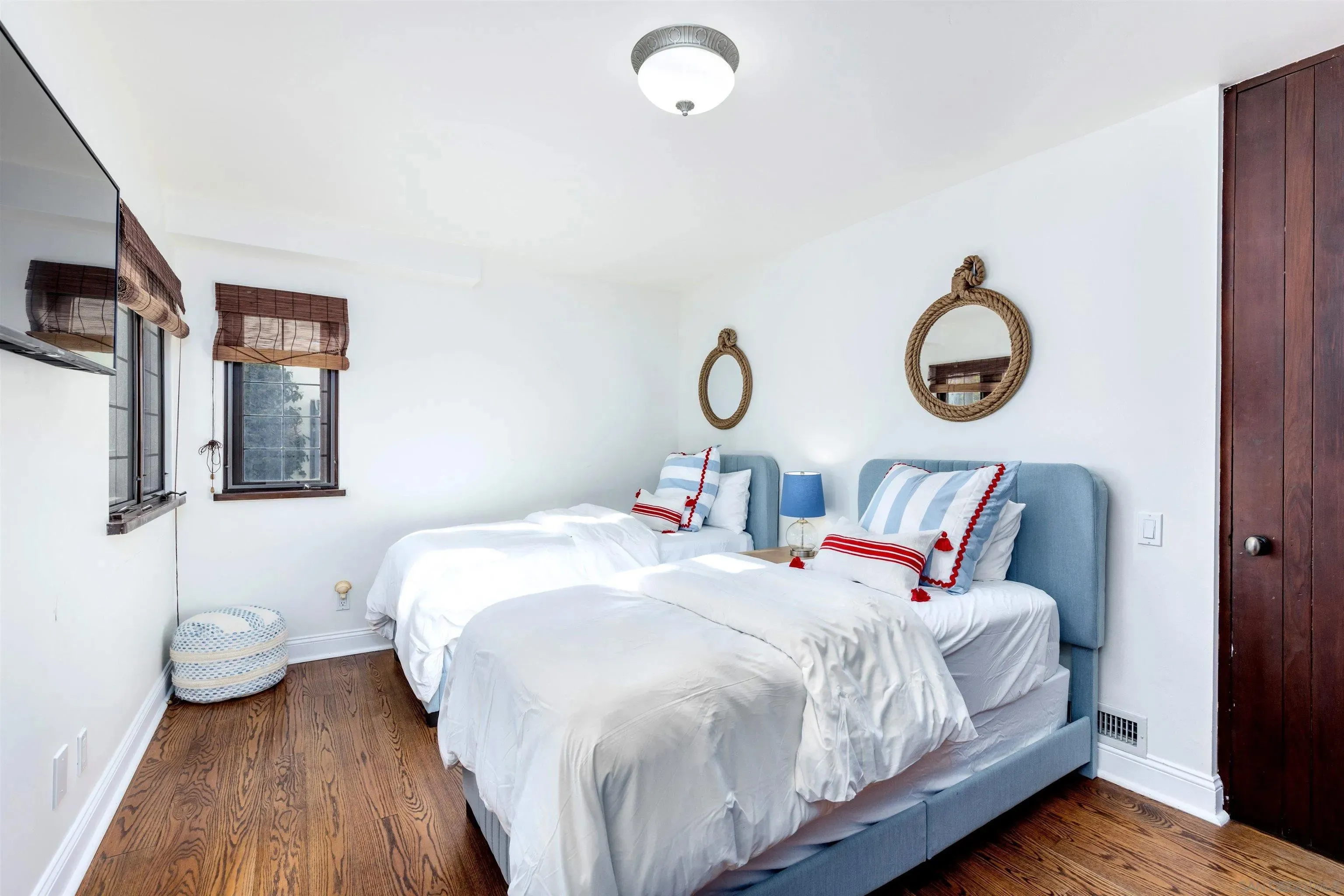 La Jolla, California 92037, United States, 4 Bedrooms Bedrooms, ,3 BathroomsBathrooms,Residential,Active,211466