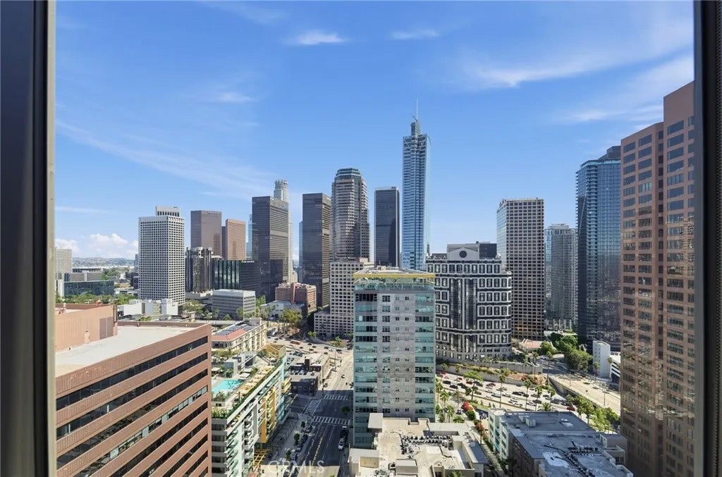 Photo of 1100 Wilshire Boulevard #2207, Los Angeles, CA 90017 (MLS # PW26206913)