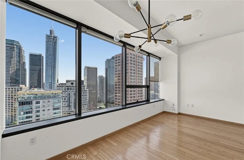 1100 Wilshire Boulevard 2207