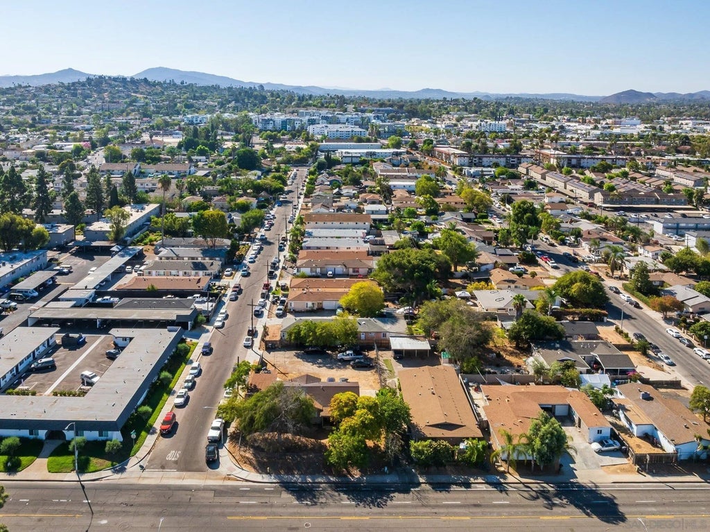 Photo of 561 E Mission AVE, Escondido, CA 92025 (MLS # 260024731)