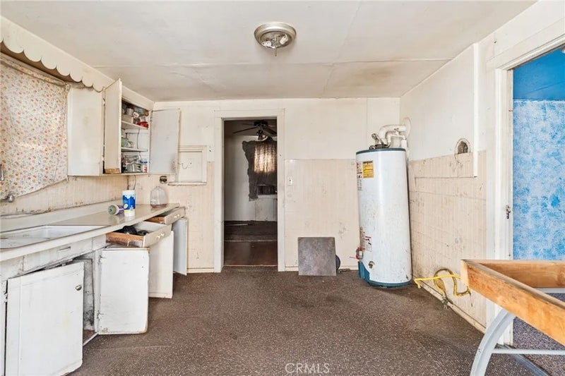 242 W 28th St